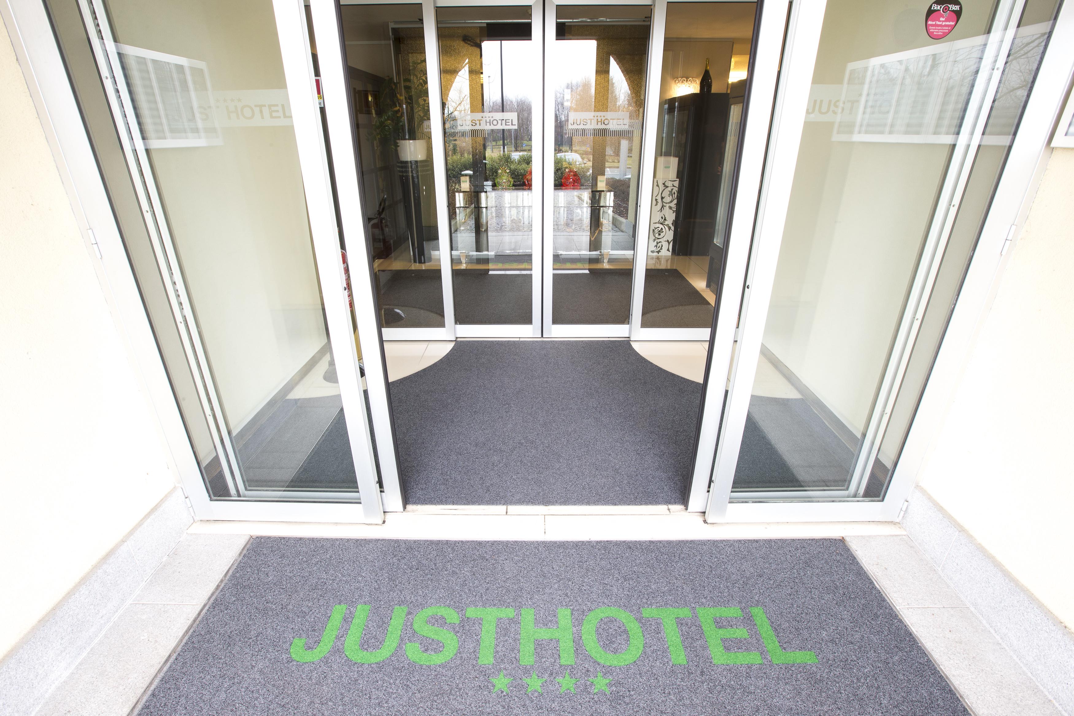 Just Hotel Lomazzo Fiera Dış mekan fotoğraf